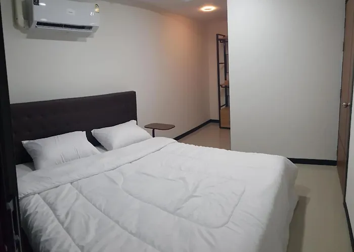 Rawai Condominium 拉薇海滩酒店公寓